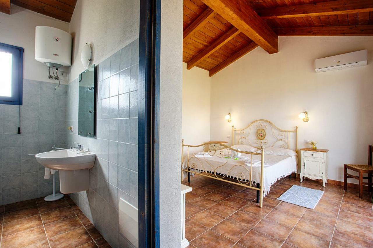 奧爾比亞Agriturismo Mieleamaro别墅 外观 照片