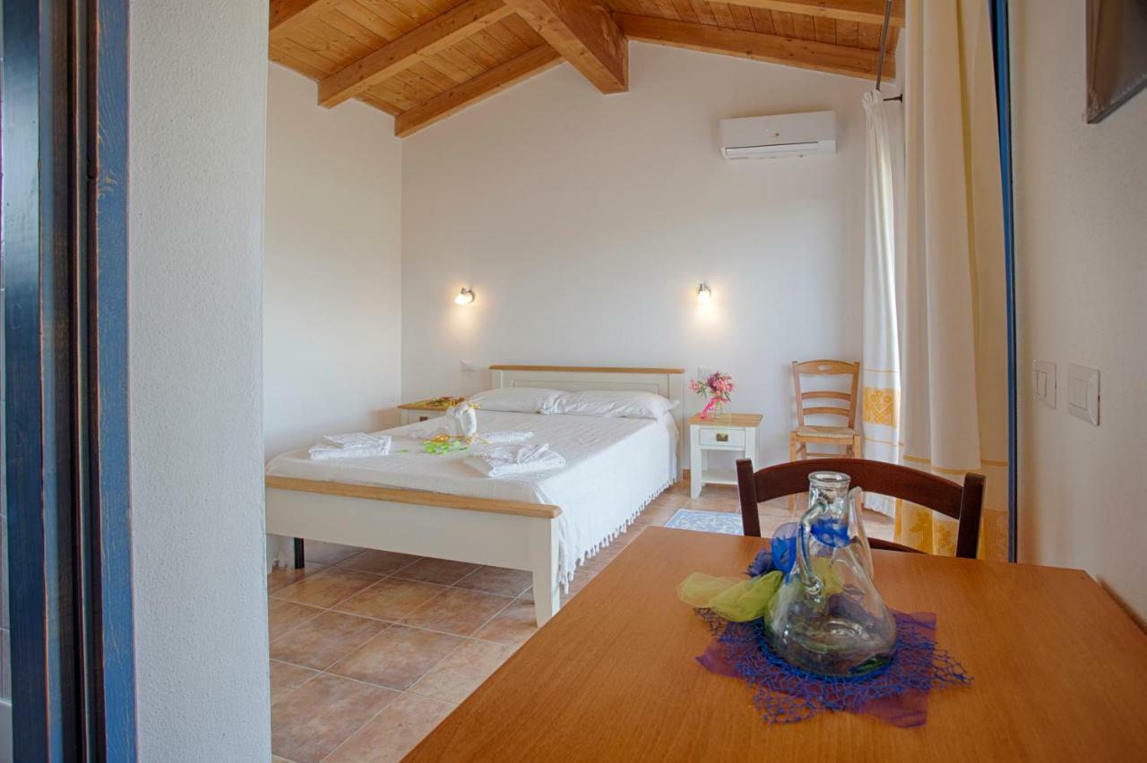 奧爾比亞Agriturismo Mieleamaro别墅 外观 照片