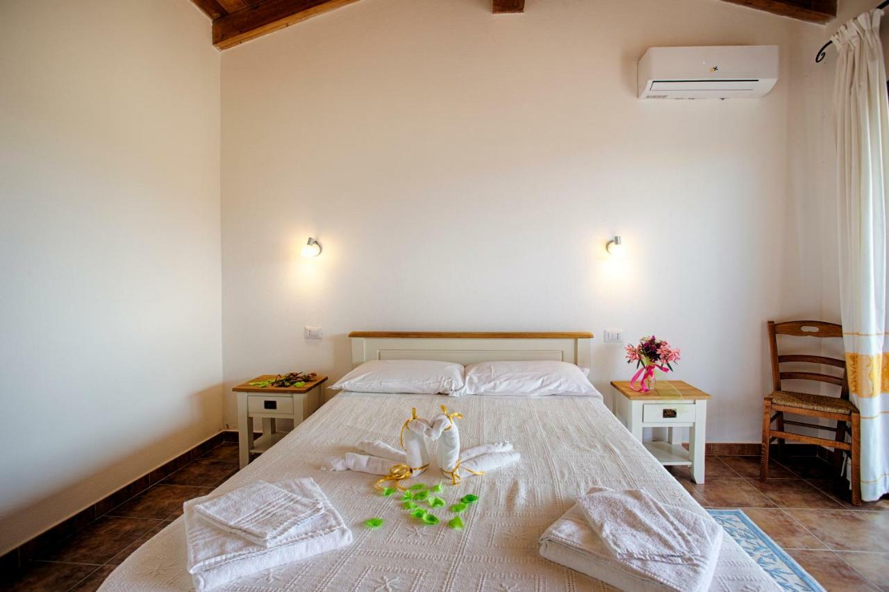 奧爾比亞Agriturismo Mieleamaro别墅 外观 照片